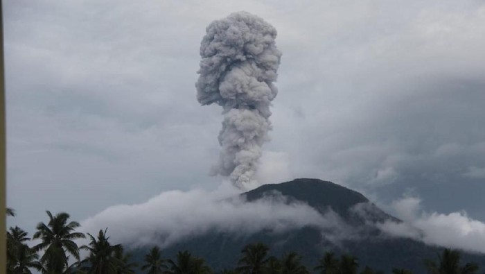 Erupsi Gunung Ibu