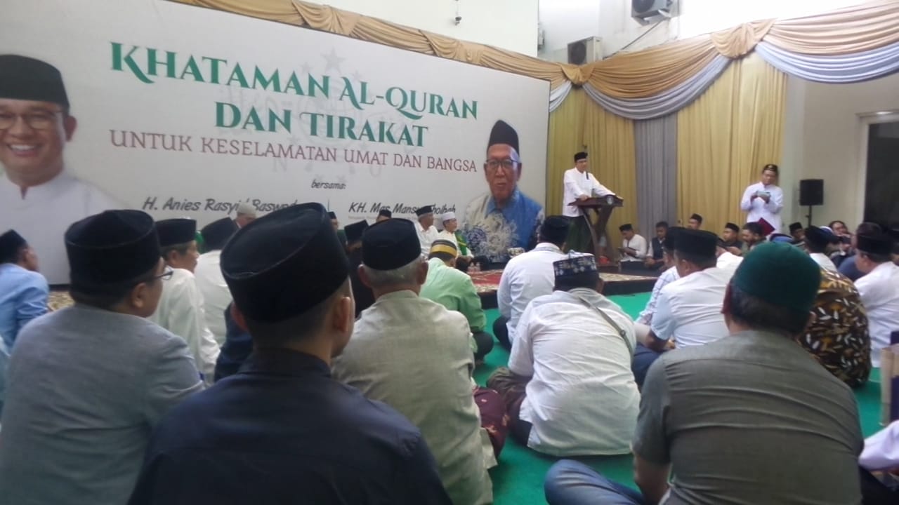 Anies saat menyampaikan sambutannya di Ponpes At Tauhid Sidoresmo Surabaya