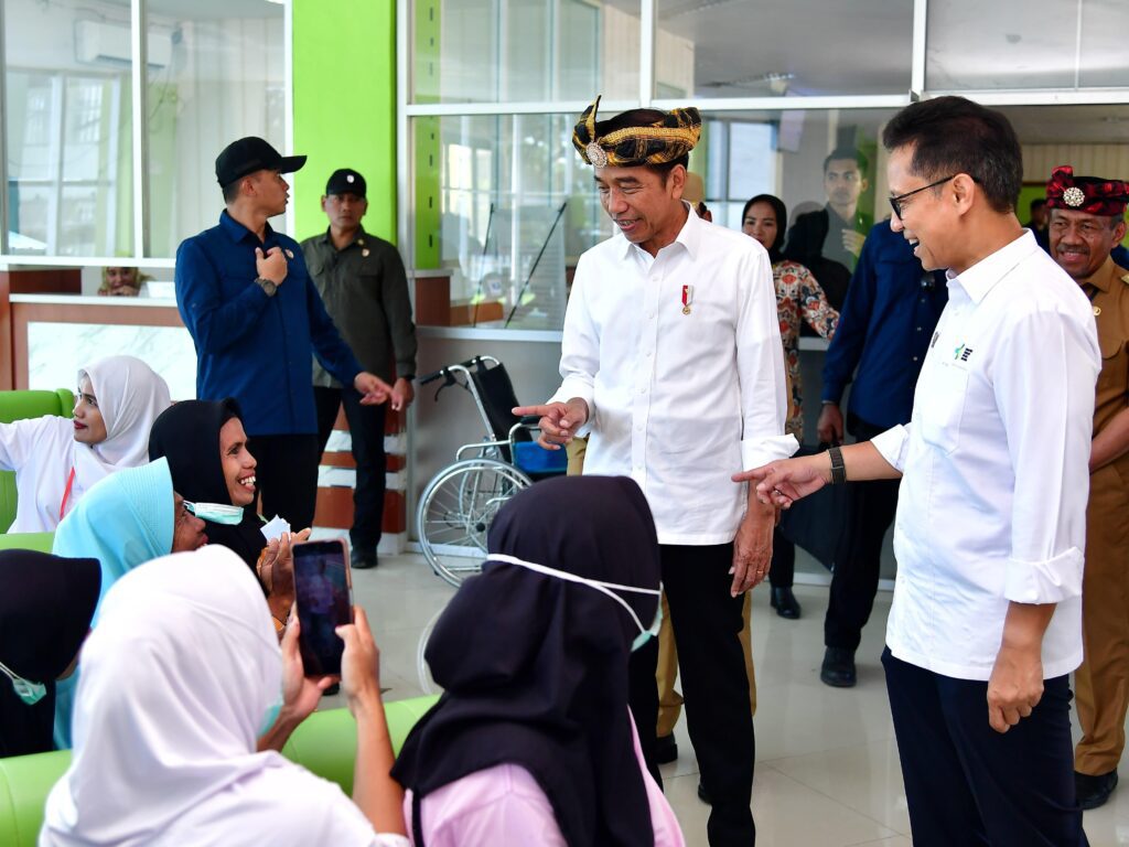 Presiden Jokowi Tinjau Pelayanan Kesehatan di RSUD Baharuddin Kabupaten Muna