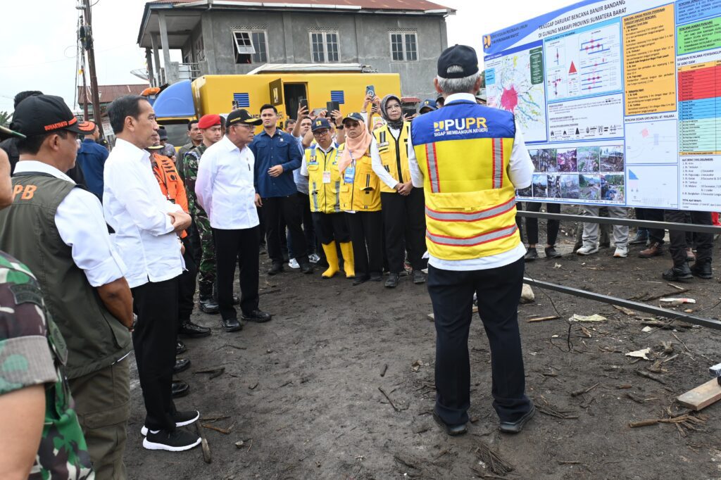 Presiden Tegaskan Pemerintah Bantu Relokasi Korban Banjir dan Bangun Sabo Dam di Sumatera Barat