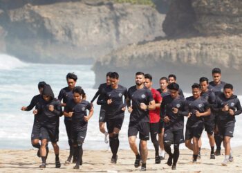 Singo Edan Asah Fisik di Pantai, Targetkan Performa Maksimal di Liga 1