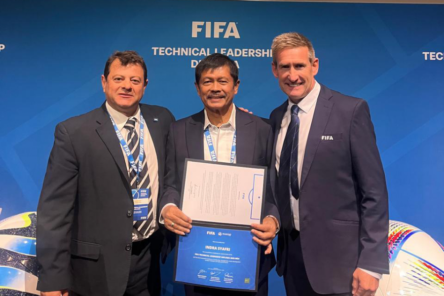 Indra Sjafri Lulus dari Program FIFA Technical Leadership Diploma di Zurich