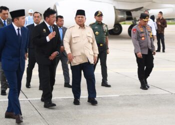 Usai Lawatan ke Mesir, Presiden Prabowo Tiba di Tanah Air dan Langsung Melakukan Rapat Terbatas