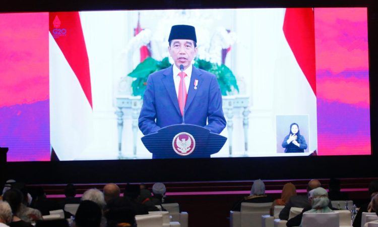 Presiden Joko Widodo (Jokowi) memberikan sambutan dalam pembukaan Forum Agama G20