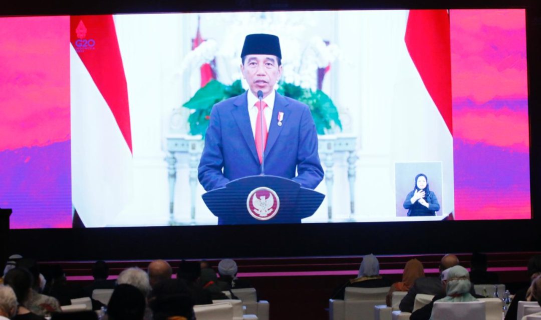 Presiden Joko Widodo (Jokowi) memberikan sambutan dalam pembukaan Forum Agama G20