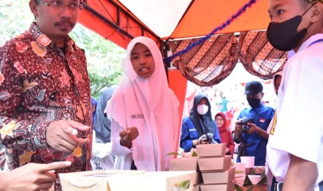 Kreasi 100 Jenis Makanan - Minuman Tradisional Oleh Pelajar SMPN 1 Jabon Sidoarjo