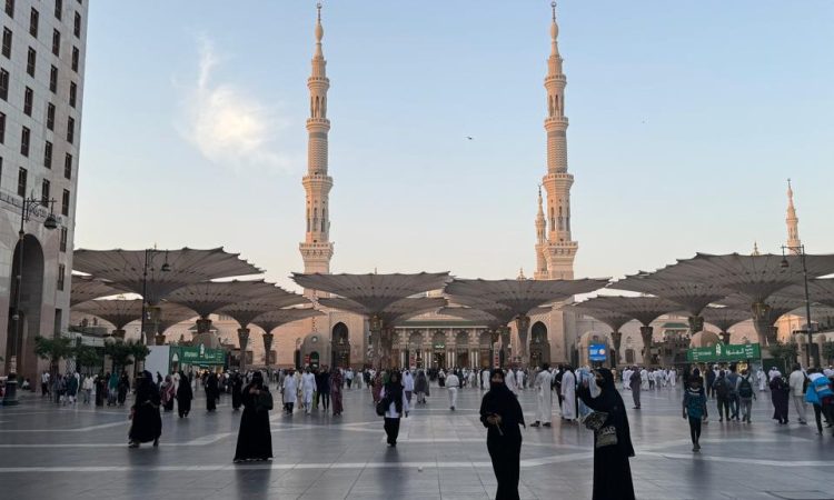 Masjid Nabawi di Madinah Al Munawaroh