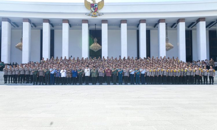 Presiden Jokowi Dorong TNI-Polri Terapkan Semangat Transformasi IKN di Daerah