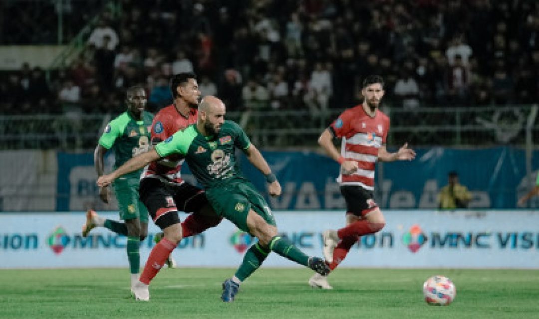 Brace Rashid Bawa Green Force Menang di Madura