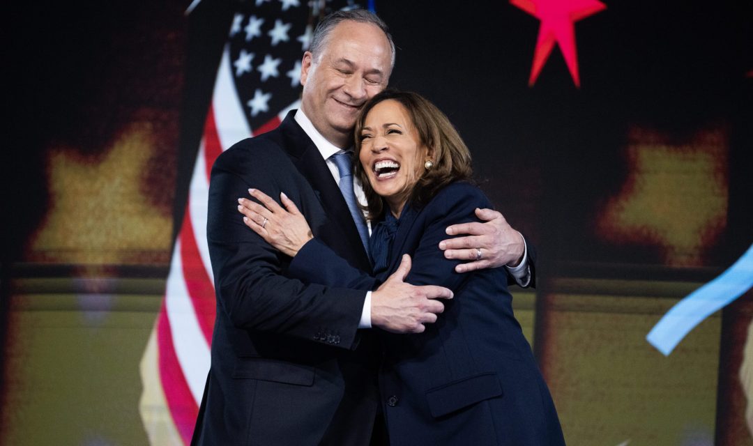 Douglas-Emhoff-5-Hal-Tentang-Suami-Kamala-Harris.jpg