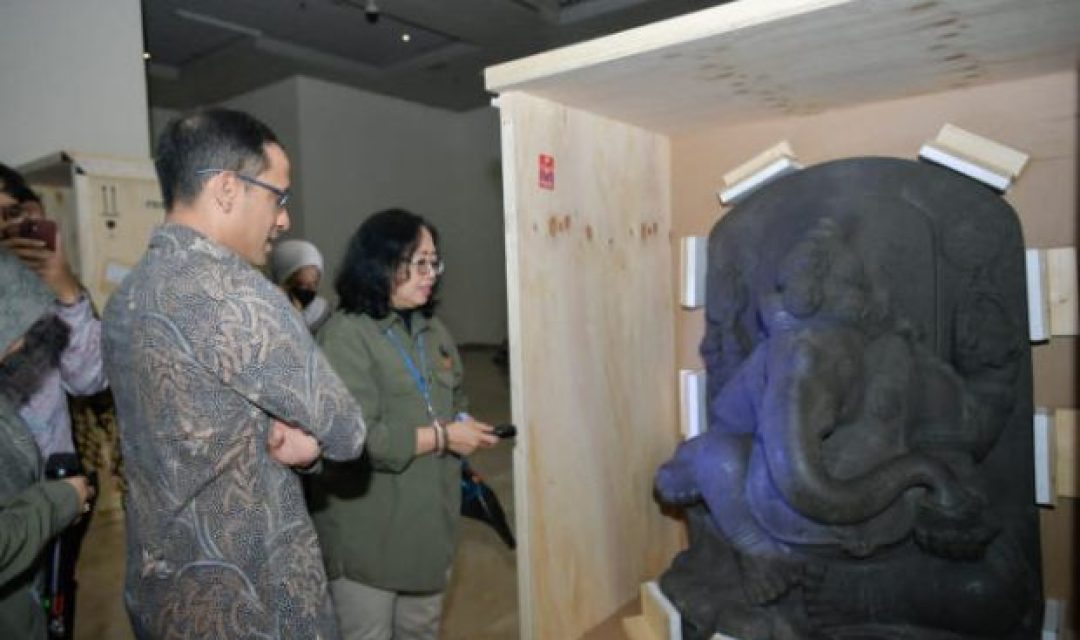 Mendikbudristek Nadiem Anwar Makarim saat penyambutan pengembalian 4 arca di Museum Nasional Indonesia. (sindonews.com)