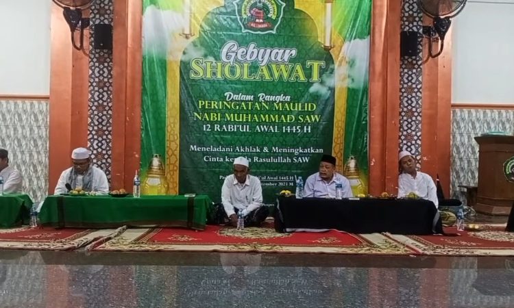 Ponpes Al-Hadi, Padangan, Bojonegoro menggelar Gebyar Sholawat, Rabu. (Foto: YouTube Ponpes Alhadi Padangan)