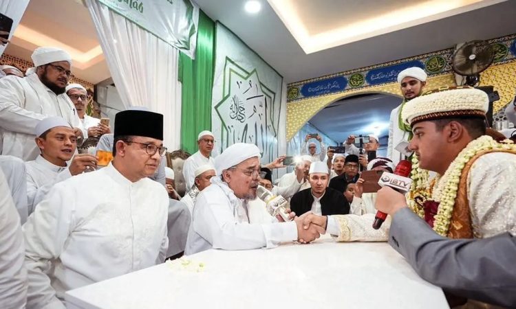 Bakal calon presiden dan wakil presiden Anies Baswedan dan Muhaimin Iskandar menghadiri acara pernikahan putri Habib Rizieq Shihab Syarifah Fairuz Syihab dan Sayyid Muhammad Bagie Alathas.(Foto: Liputan6.com)