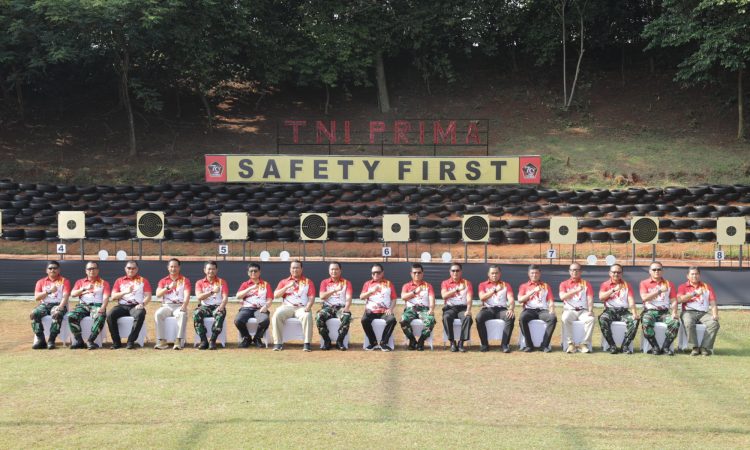 Plt. Sekjen Kemhan Hadiri Open Tournament Lomba Menembak Piala Panglima TNI