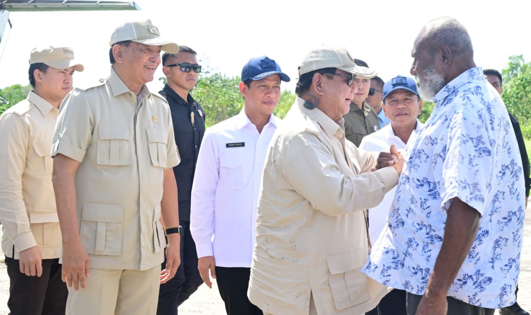 Menhan Sjafrie Dampingi Presiden Prabowo Kunjungi Desa Wanam, Tinjau Program Pertanian Berkelanjutan