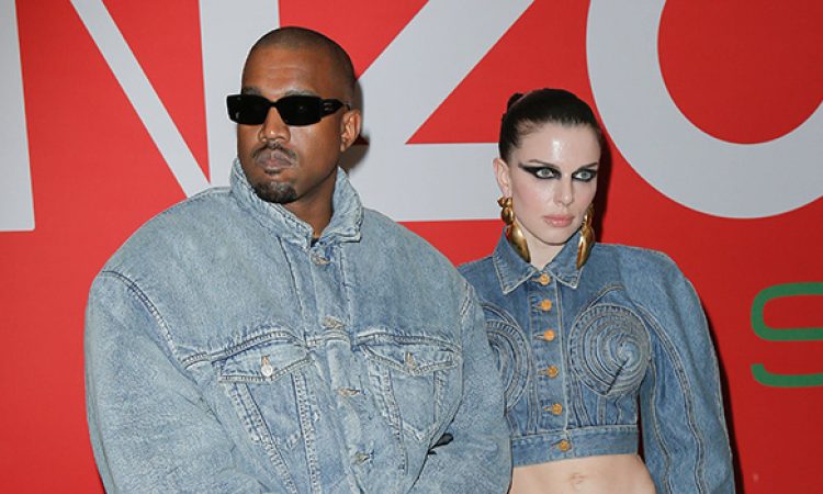 Kanye West & Julia Fox: Foto Mantan Pasangan