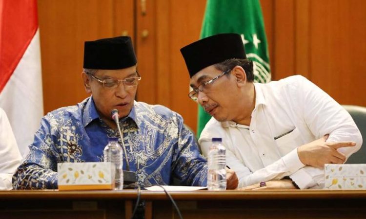 Ketua-Umum-PBNU-Said-Aqil-Siroj-didampingi-Katib-Aam-PBNU-Yahya-Staquf-kanan