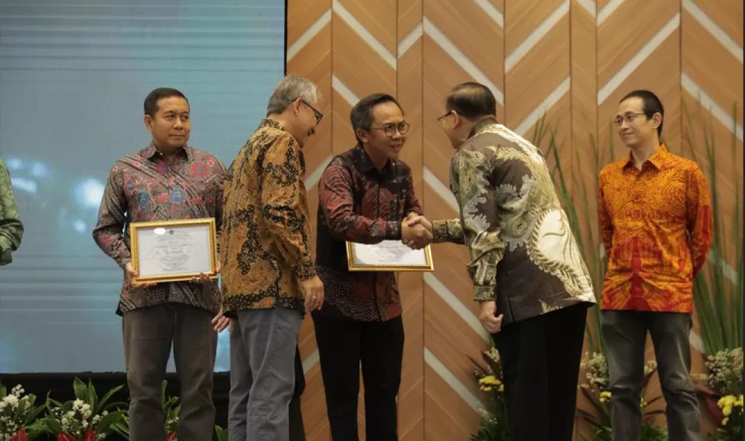 Kilang-Pertamina-Internasional-Anak-Usaha-Pertamina-Pertama-Raih-Sertifikasi-AEO-Untuk-Keamanan-Rantai-Pasok-3-3722224992.jpeg