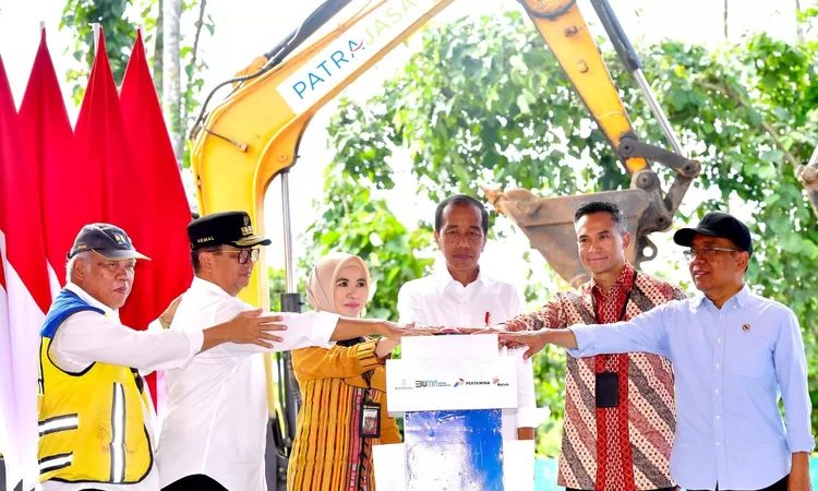 Kolaborasi-Pertamina-Bakrie-Group-Presiden-Jokowi-Lakukan-Groundbreaking-Nusantara-Sustainability-Hub-9-3585695611.jpeg