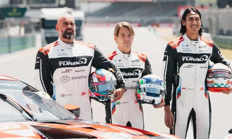 Pertamax-Turbo-mendukung-pebalap-Tim-WRT-Sean-Gelael-dalam-balapan-24-Hours-of-Le-Mans-Saksikan-aksinya-di-ajang-FIA-World-Endurance-Championship-pada-Sabtu-15-Juni-mulai-pukul-2100-WIB-1-3713570705.jpg