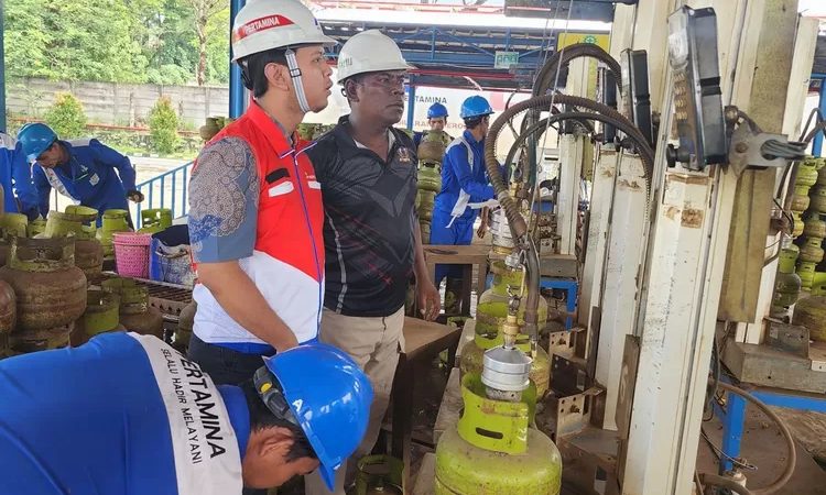 Pertamina-Patra-Niaga-Awasi-Pengisian-Gas-LPG-di-Wilayah-Banten-Pastikan-Sesuai-Takaran-2-279369389.jpeg
