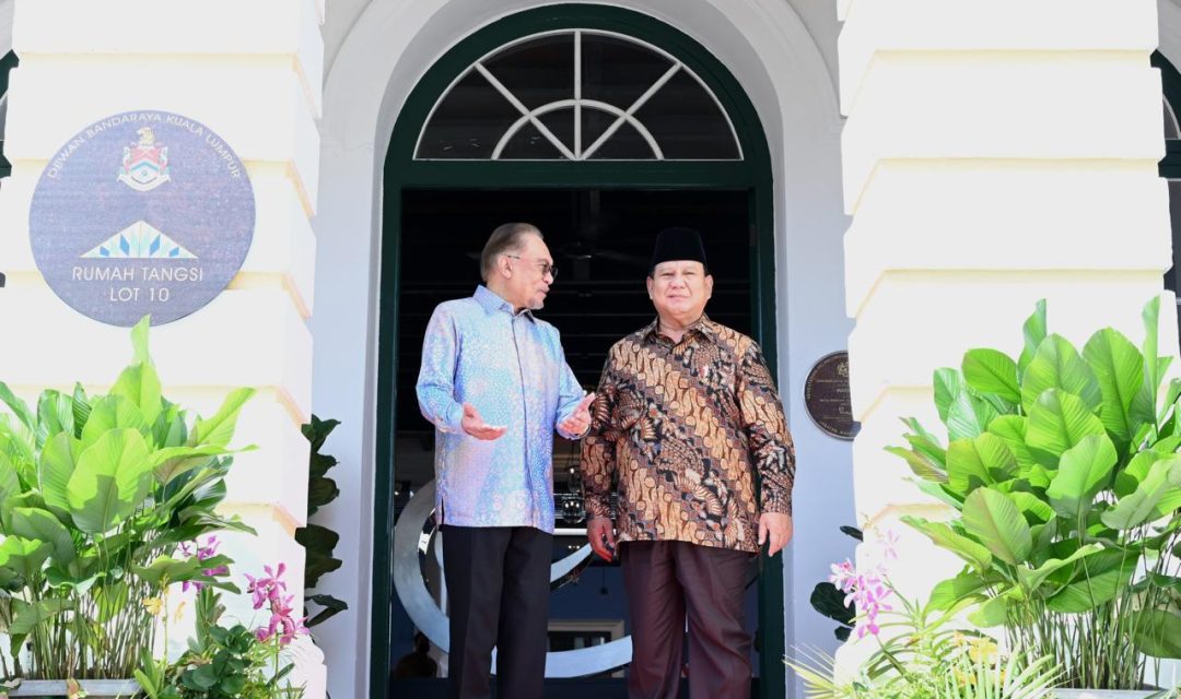 Pertemuan Hangat Presiden Prabowo dan PM Ibrahim di Rumah Tangsi Malaysia