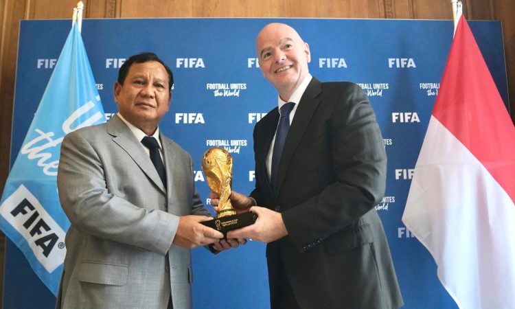 Menhan Prabowo Bertemu Presiden FIFA Bahas Peningkatan Sepak Bola di Indonesia