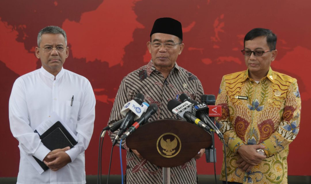 Presiden Pimpin Rapat Penanganan Pengungsi Erupsi Gunung Ruang