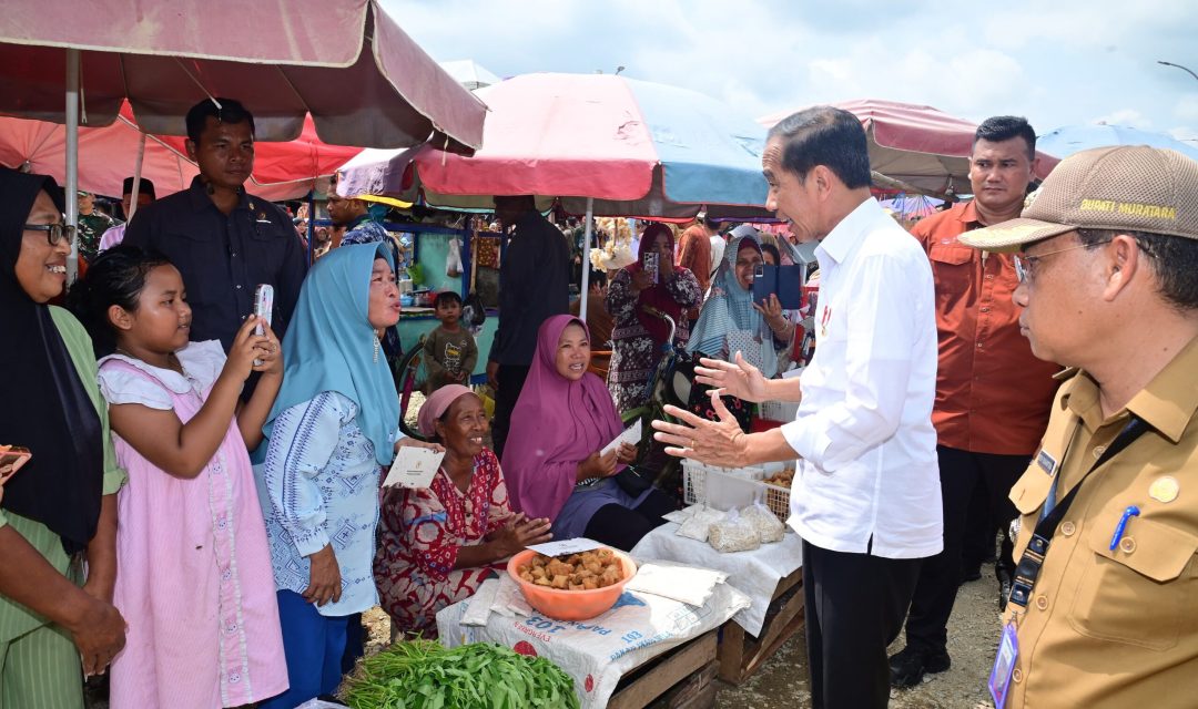 Tinjau Pasar Lawang Agung, Presiden Jokowi Pastikan Stabilitas Harga di Musi Rawas Utara