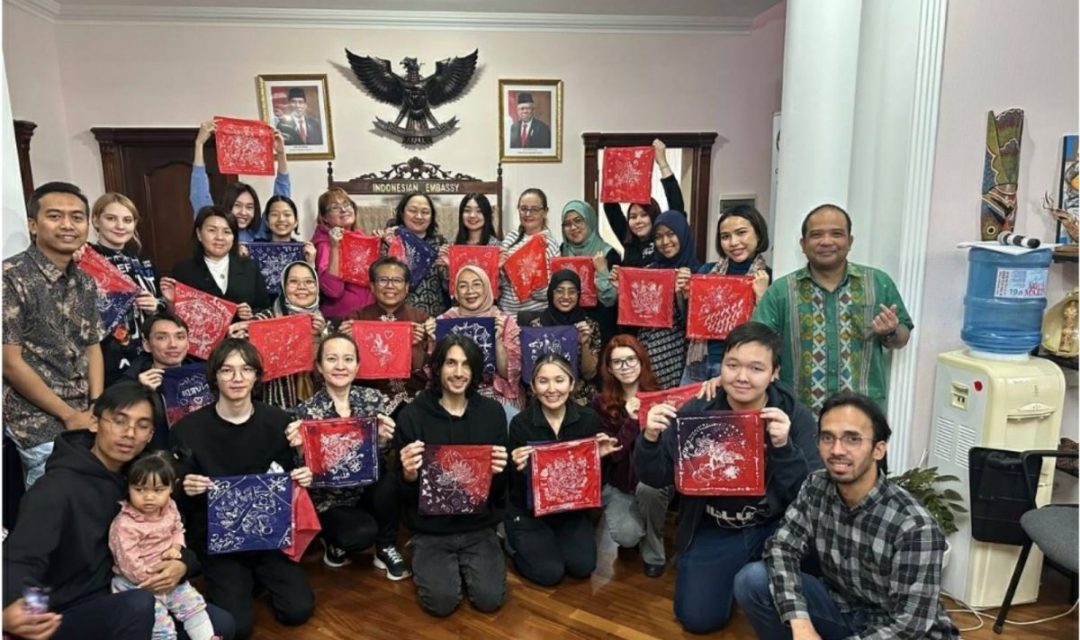 KBRI Astana gelar lokakarya batik. (Foto: Antara)