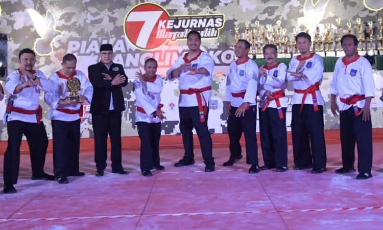 Wakili-Presiden-Prabowo-Menpora-Dito-Buka-Kejurnas-Merpati-Putih-Piala.jpg