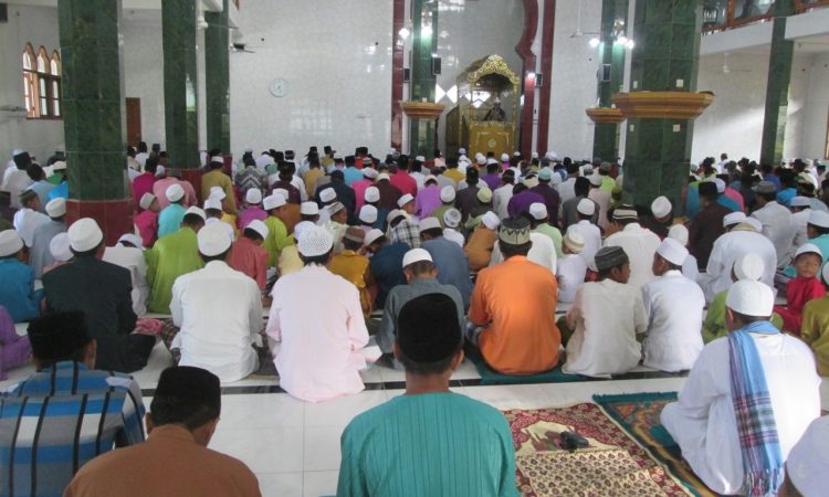 Salah satu kegiatan di Masjid Al Mubarok Bawean