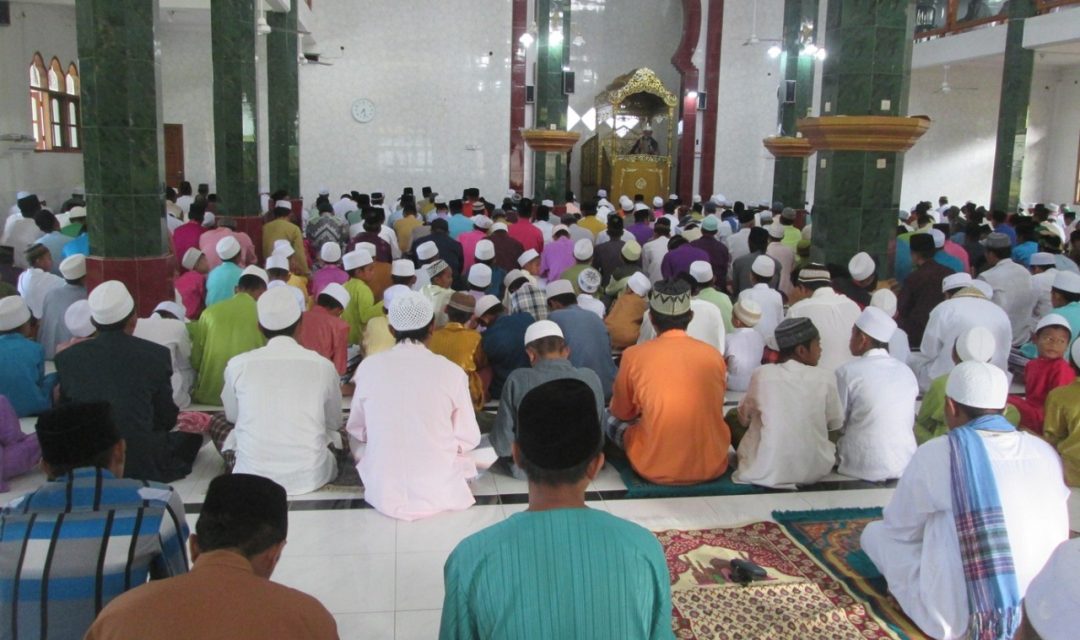 Salah satu kegiatan di Masjid Al Mubarok Bawean