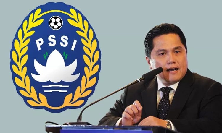 Ketua Umum PSSI, Erick Tohir memberikan keterangan pada wartawan.