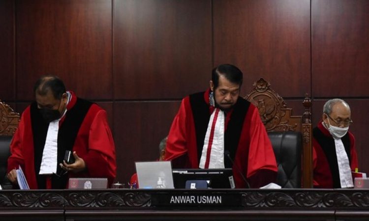 Mahkamah Konstitusi (MK) menggelar sidang gugatan syarat capres/cawapres. (detik.com)