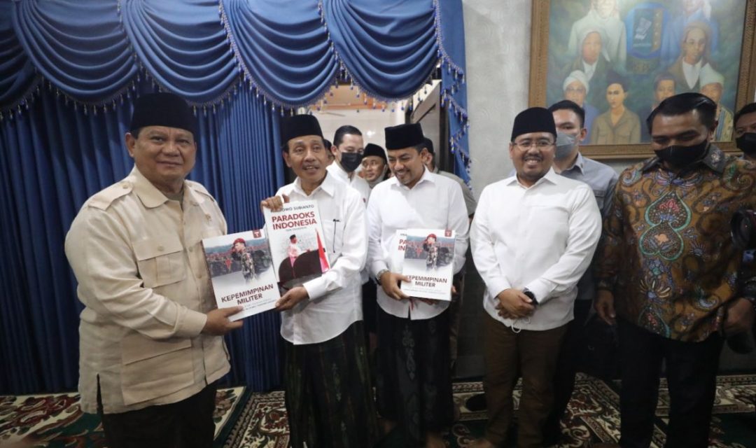 Parbowo saat berkunjung ke Ponpes Genggong, Probolinggo. (Foto Humas Gerindra)