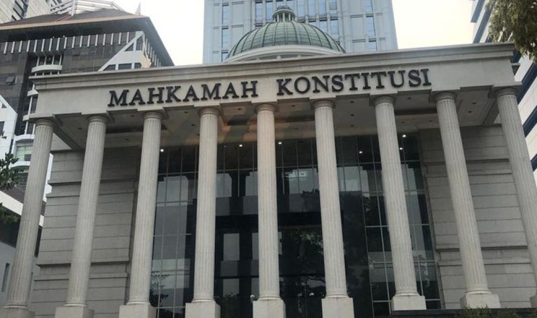 Pemerintah akan melaksanakan UU Cipta Kerja setelah MK menolak pengujian formil terkait pembuatan UU Cpta Kerja yang dianggap bertentangan dengan UUD.(Foto: Kompas.com)