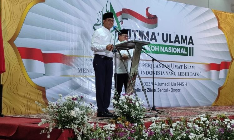 Anies Baswedan saat memberikan sambutan di acara Itjima' Ulama dan Tokoh Nasional di Komplek Majelis Az-Zikra, Sentul, Kabupaten Bogor, Jawa Barat, Sabtu (18/11/2023). (Foto: KBA News).