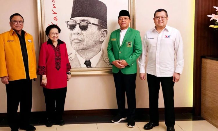 Ketua Umum PDI Perjuangan (PDIP) Megawati Soekarnoputri menggelar pertemuan dengan Ketua Umum PPP Mardiono, Ketua Umum Perindo Hary Tanoesoedibjo dan Ketua Umum Hanura Oesman Sapta Odang di kantor DPP PDIP, Menteng, Jakarta, Senin (4/9/2023). (Foto: Bisnis)