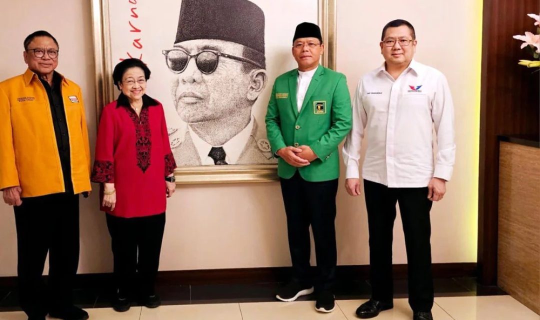 Ketua Umum PDI Perjuangan (PDIP) Megawati Soekarnoputri menggelar pertemuan dengan Ketua Umum PPP Mardiono, Ketua Umum Perindo Hary Tanoesoedibjo dan Ketua Umum Hanura Oesman Sapta Odang di kantor DPP PDIP, Menteng, Jakarta, Senin (4/9/2023). (Foto: Bisnis)