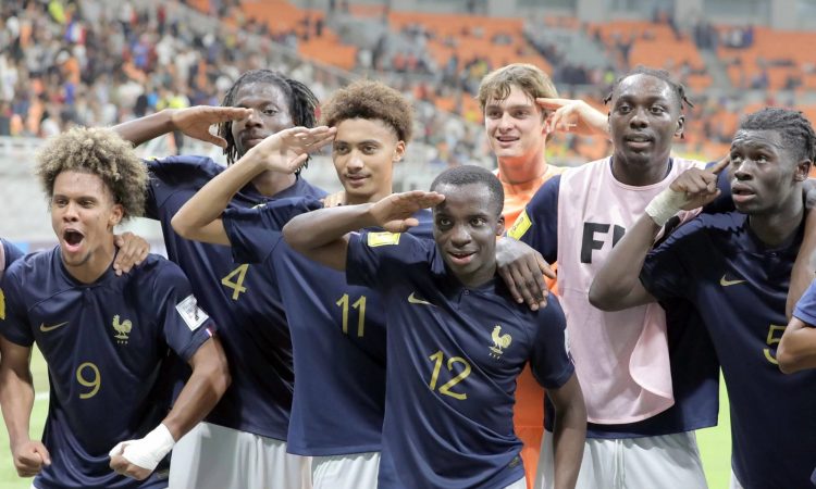 Selebrasi Timnas Prancis usai lolos ke perempat final. (Foto: Akurat.co)