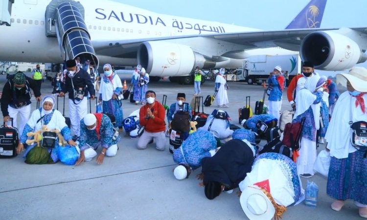 Sujud syukur jamaah haji Indonesia. (Foto: kemenag.go.id)