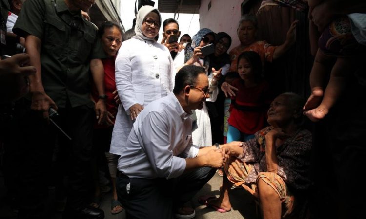 Anies dan istri temui warga Koja Jakarta di kampanye perdana. (Foto: Rakyat Merdeka)