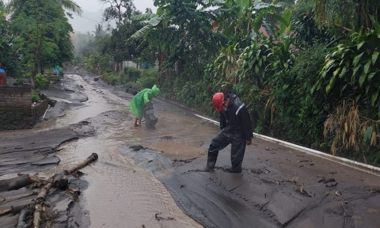 banjir-lahar-dingin-semeru-jebol-tanggul-puluhan-rumah-tergenang-vcy