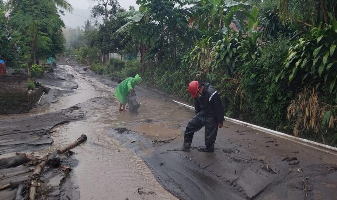 banjir-lahar-dingin-semeru-jebol-tanggul-puluhan-rumah-tergenang-vcy