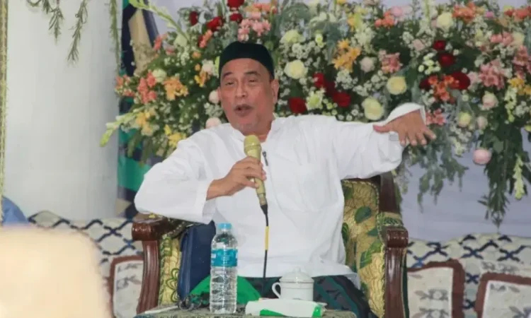 Habib Umar Muthohar Semarang saat menyampaikan taushiyah pada Haul Masyayikh Pondok Pesantren Langitan, Widang, Tuban, Jawa Timur, Kamis (31/8/2023) siang.