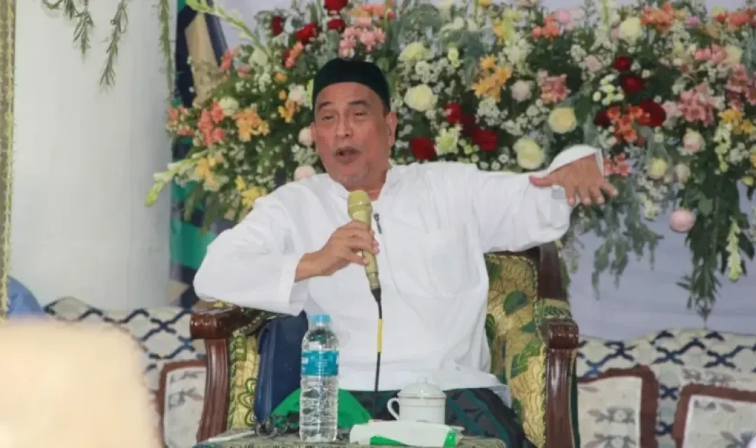 Habib Umar Muthohar Semarang saat menyampaikan taushiyah pada Haul Masyayikh Pondok Pesantren Langitan, Widang, Tuban, Jawa Timur, Kamis (31/8/2023) siang.