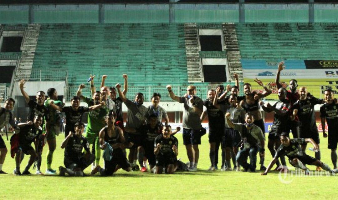 liga-1-persela-vs-persib-skor-1-3-maung-bandung-sempurna_20211105_063246