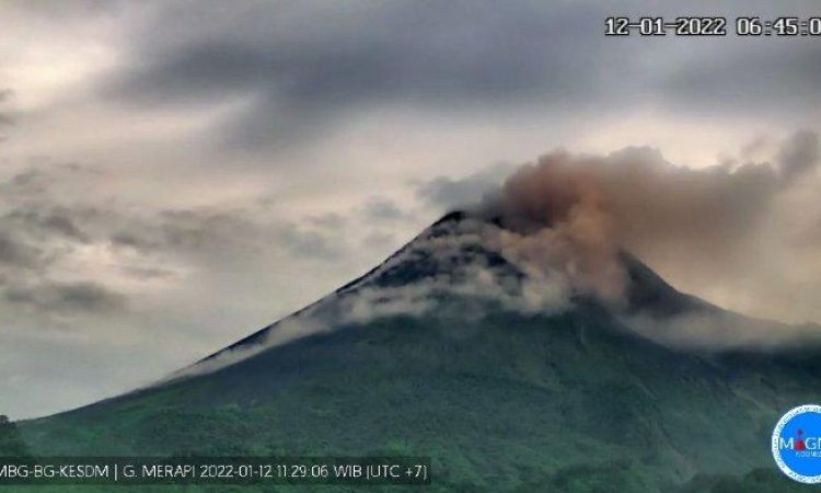 penampakan-gunung-merapi-rabu-1212022