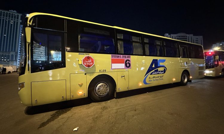 Bus salawat di terminal syib amir